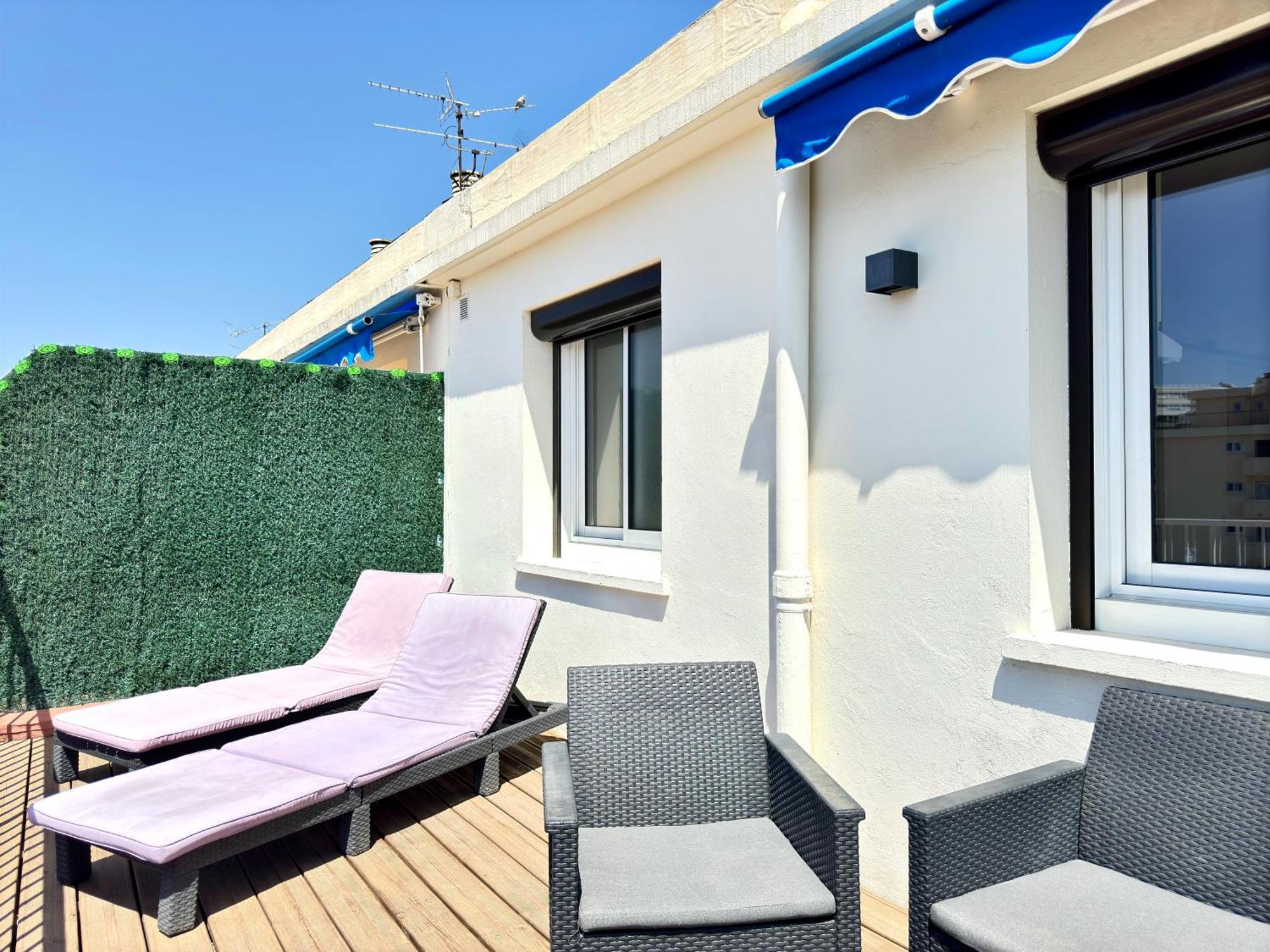 LE SAINT-JEAN - SPLENDIDE APPARTEMENT AVEC TERRASSE VUE SUR CANNES - 3P - A 5min A PIED DU CENTRE VILLE Extérieur photo