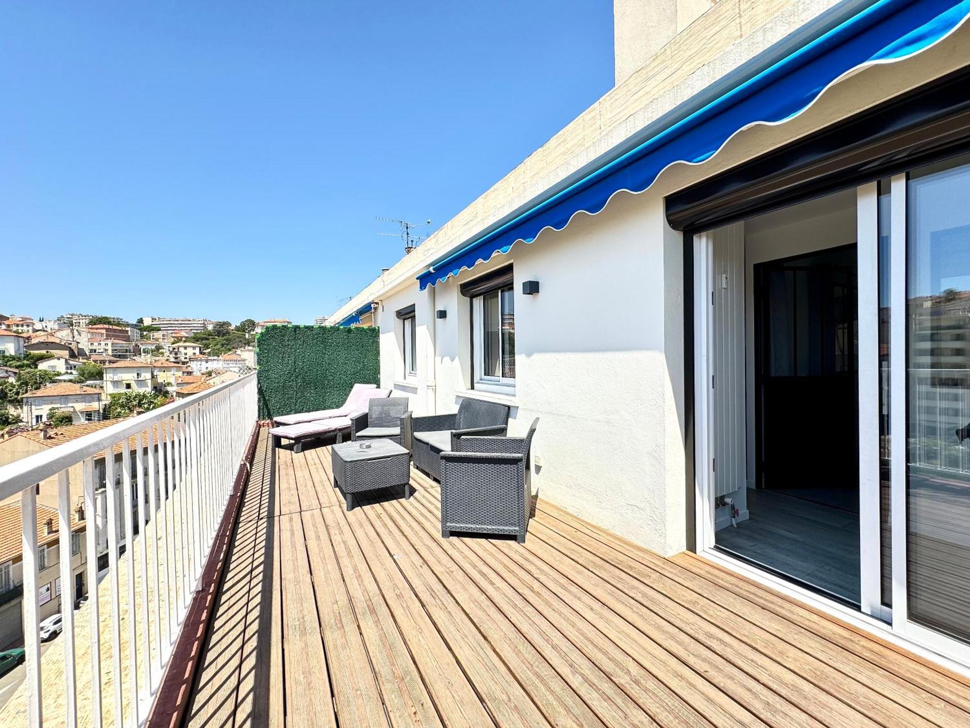 LE SAINT-JEAN - SPLENDIDE APPARTEMENT AVEC TERRASSE VUE SUR CANNES - 3P - A 5min A PIED DU CENTRE VILLE Extérieur photo